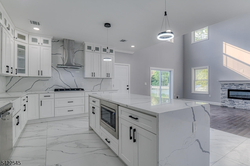 261 Apple Tree Ln