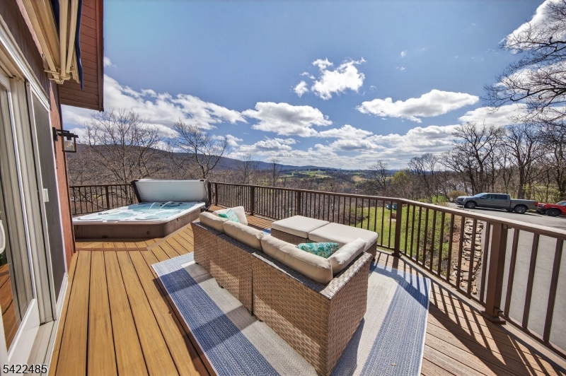32 Evergreen Trl
