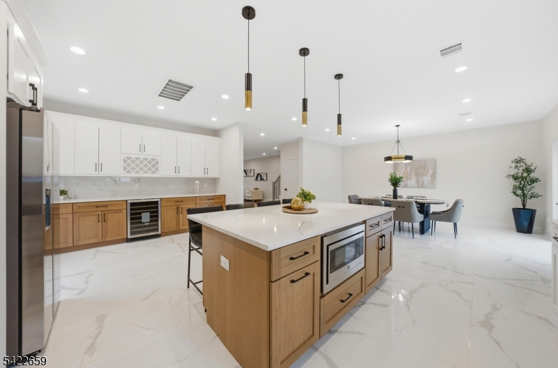 488 Dewey Ave #B