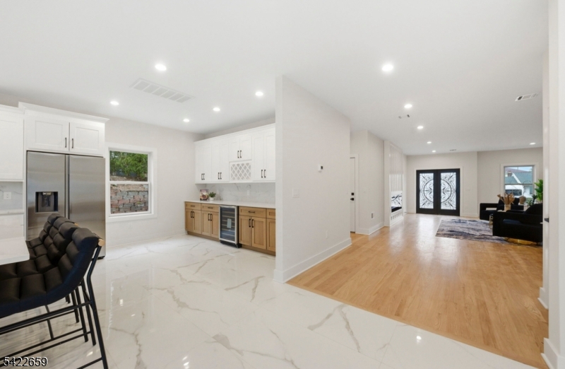 488 Dewey Ave #B