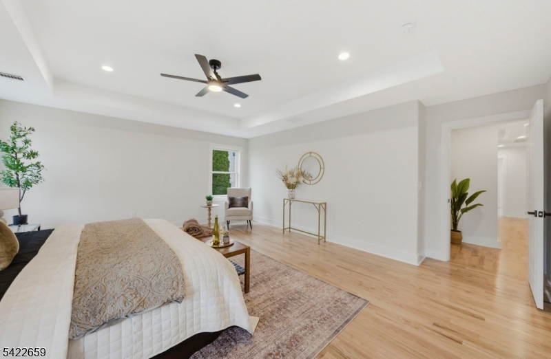 488 Dewey Ave #B