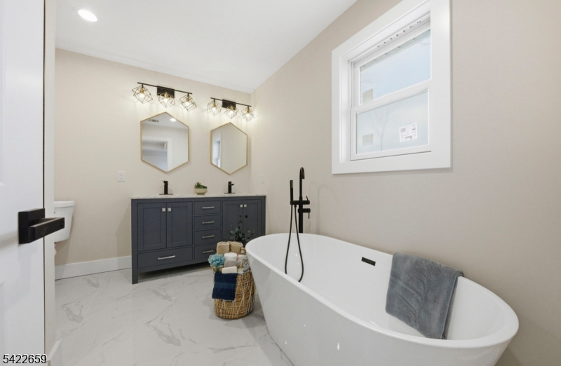 488 Dewey Ave #B