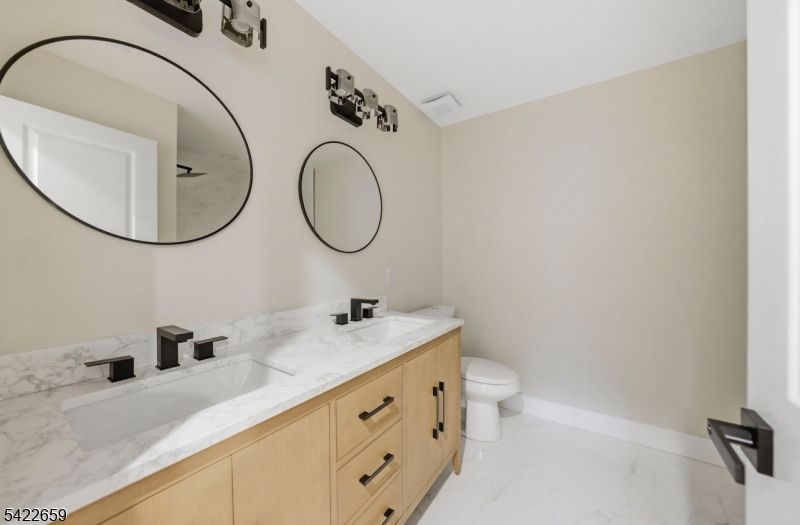 488 Dewey Ave #B
