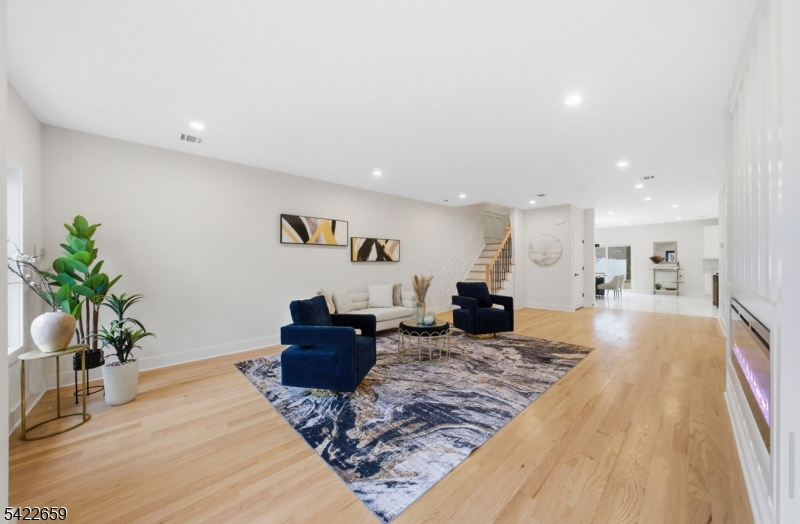 488 Dewey Ave #B