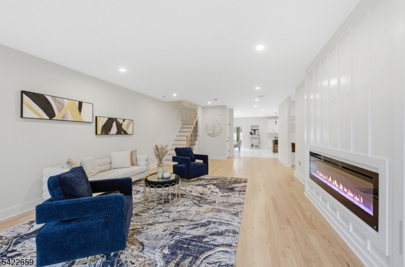 488 Dewey Ave #B