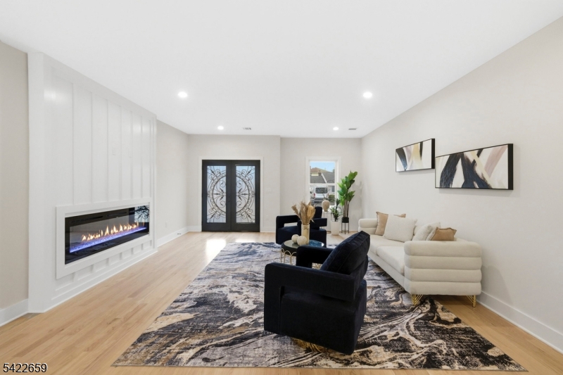 488 Dewey Ave #B