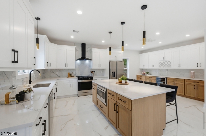 488 Dewey Ave #B