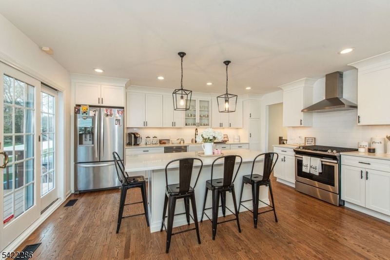 8 Cypress Ct