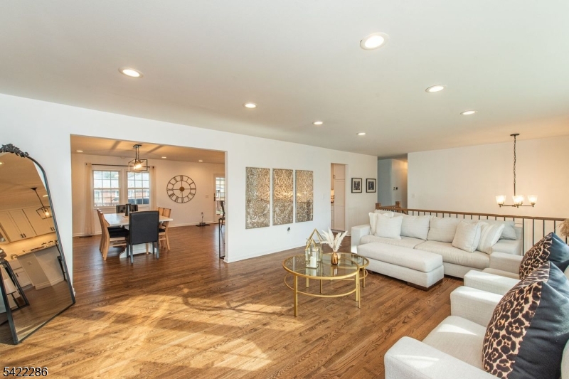 8 Cypress Ct