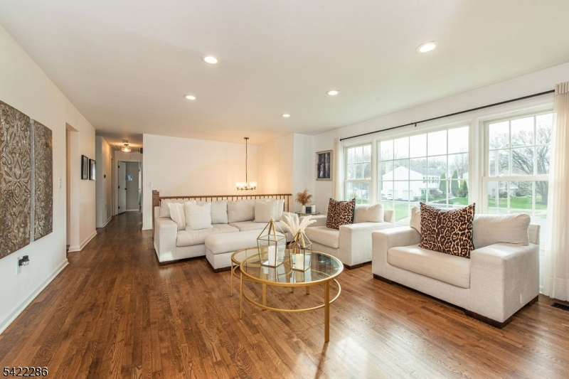 8 Cypress Ct