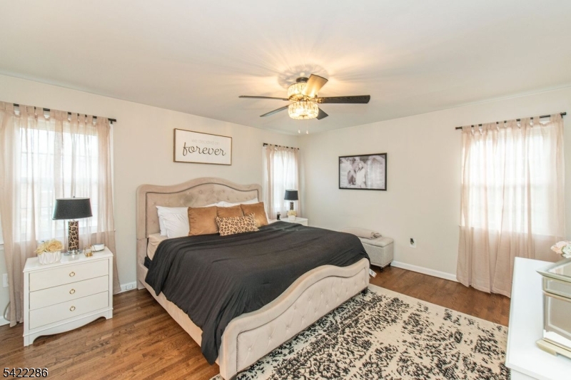 8 Cypress Ct
