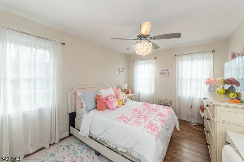 8 Cypress Ct