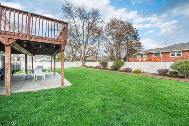8 Cypress Ct