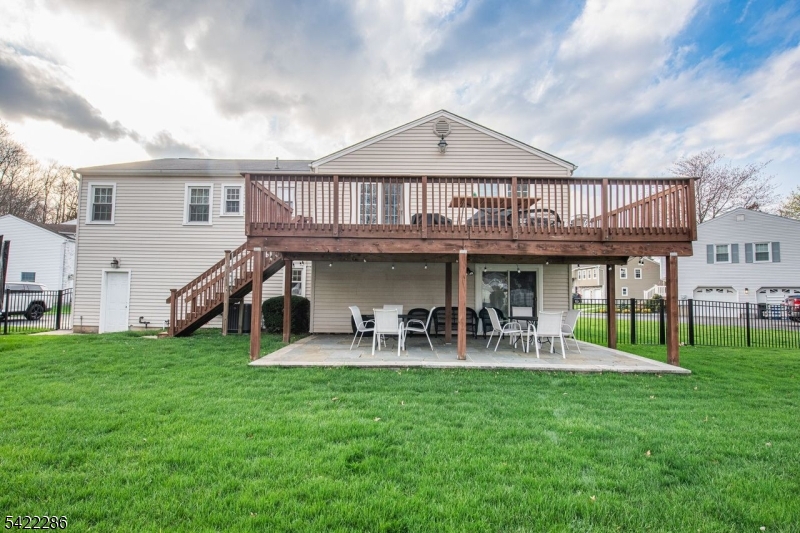 8 Cypress Ct