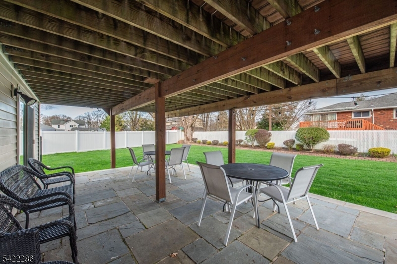 8 Cypress Ct