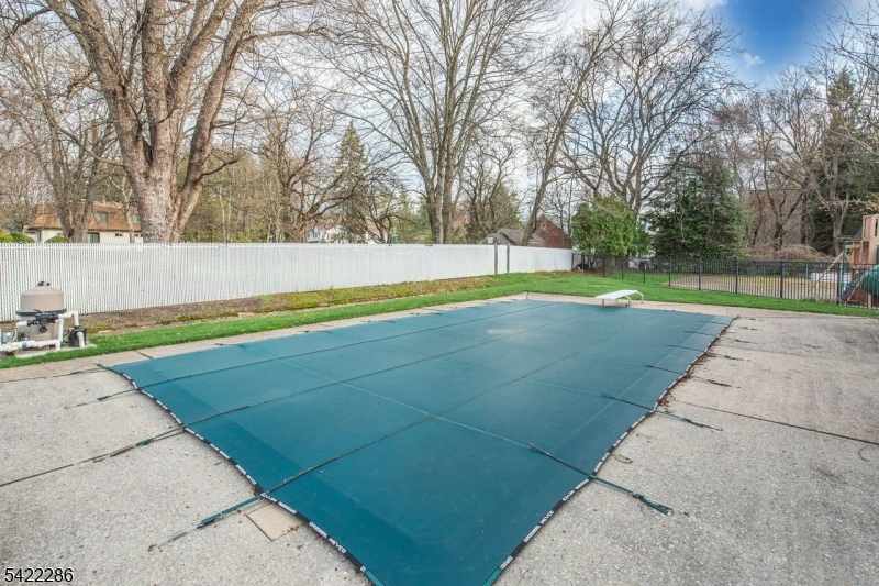 8 Cypress Ct