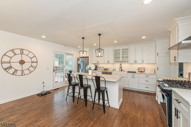8 Cypress Ct