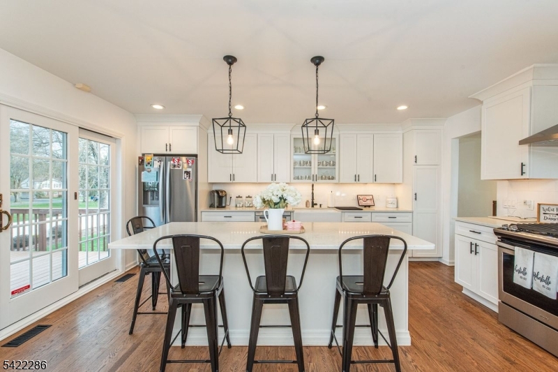 8 Cypress Ct