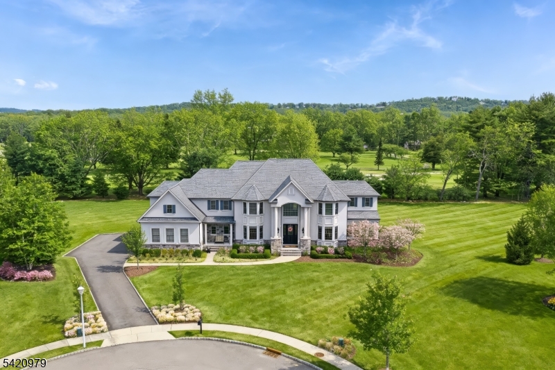 8 PHILHOWER COURT