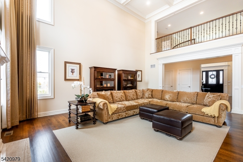 8 PHILHOWER COURT