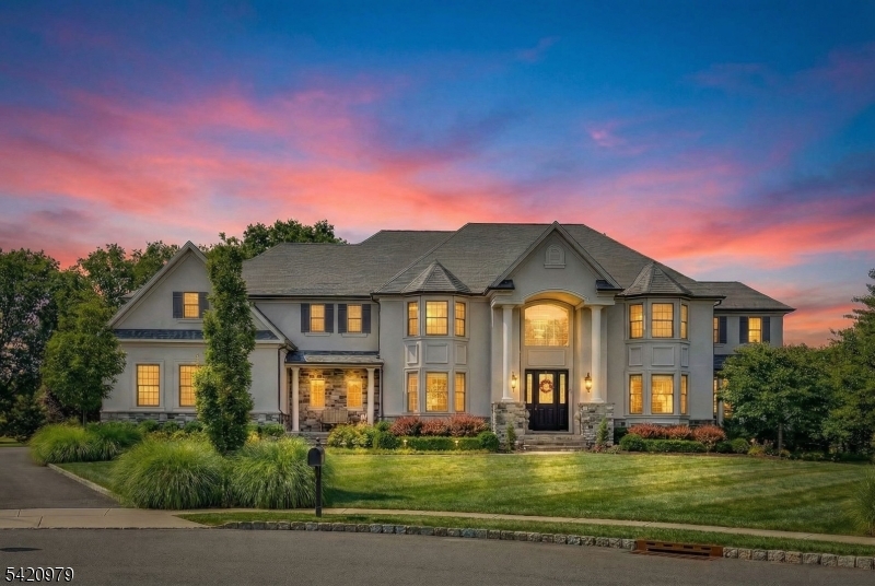 8 PHILHOWER COURT