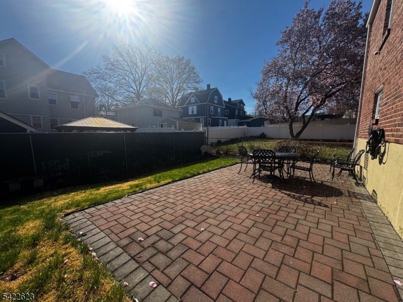 142 Bailey Ave