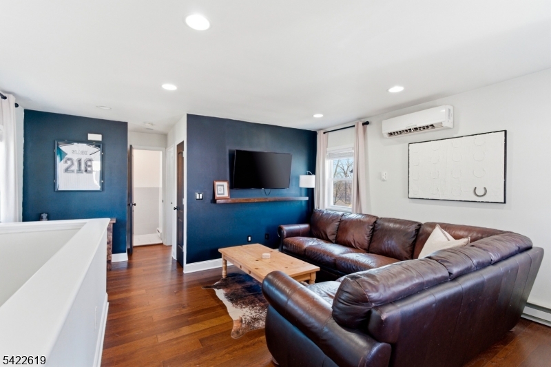 635 Brooklyn Mountain Rd