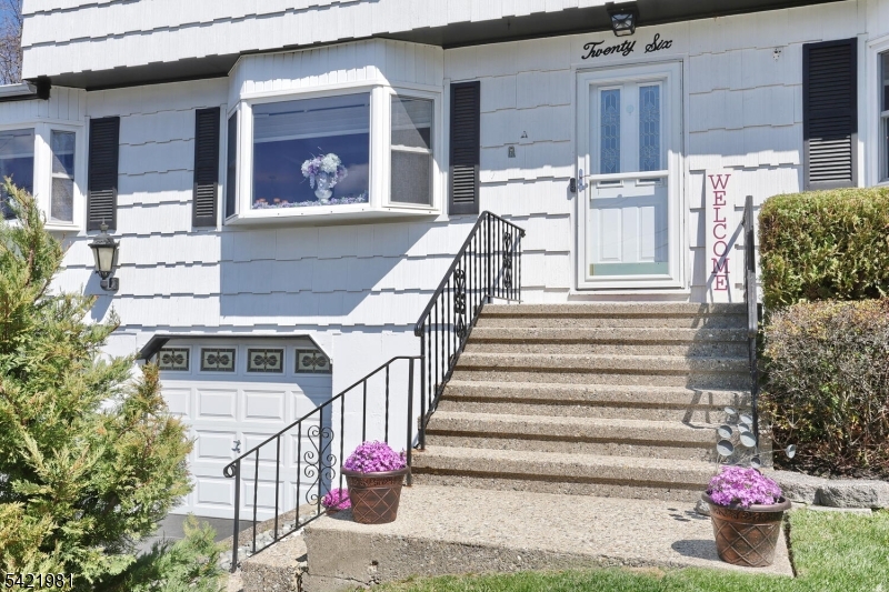 26 Scrivani Dr