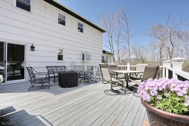 26 Scrivani Dr