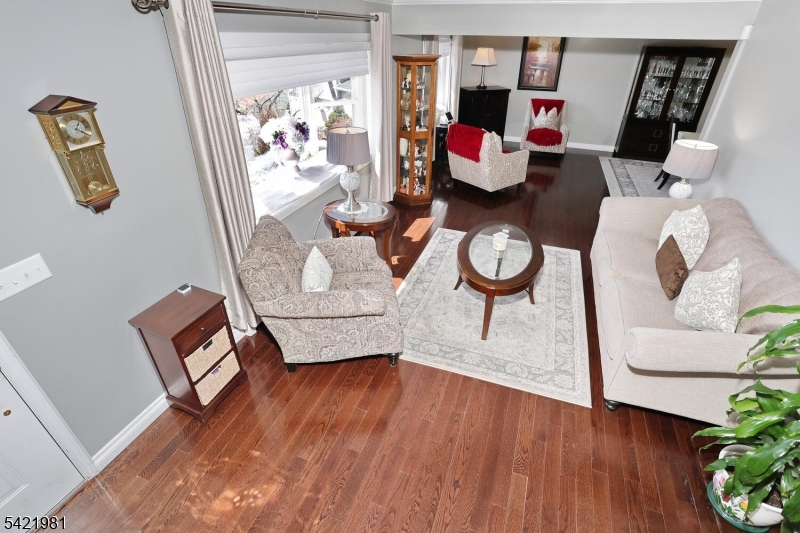26 Scrivani Dr