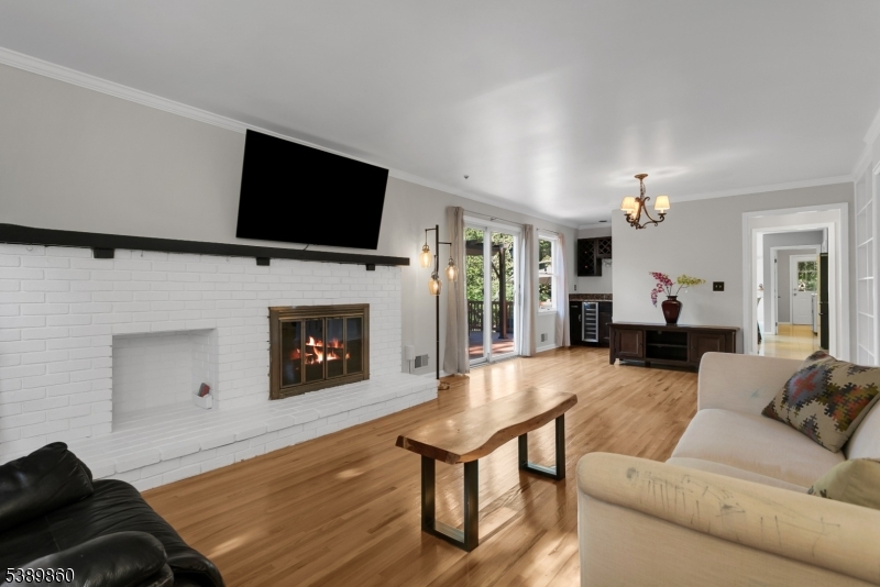 135 Woods End Dr