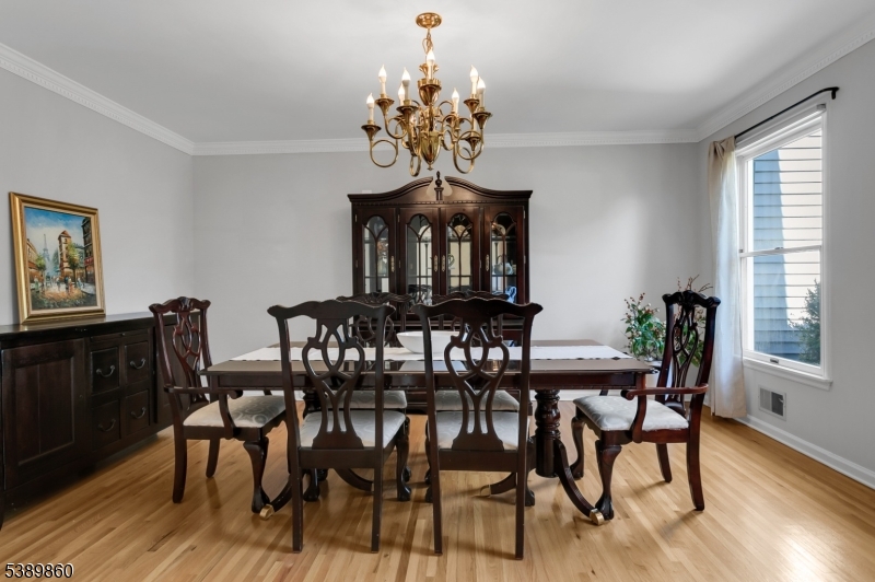 135 Woods End Dr
