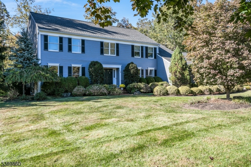 135 Woods End Dr