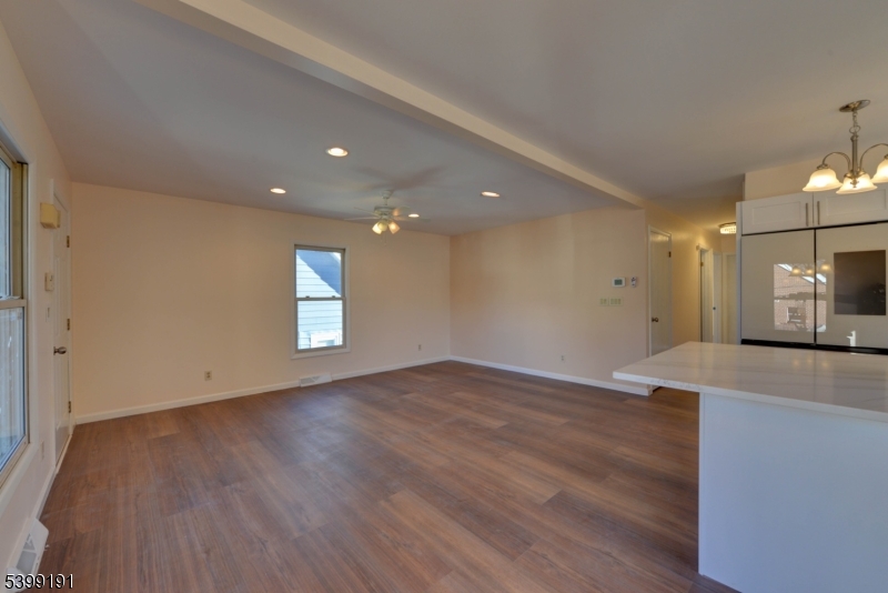 90 Dewey St