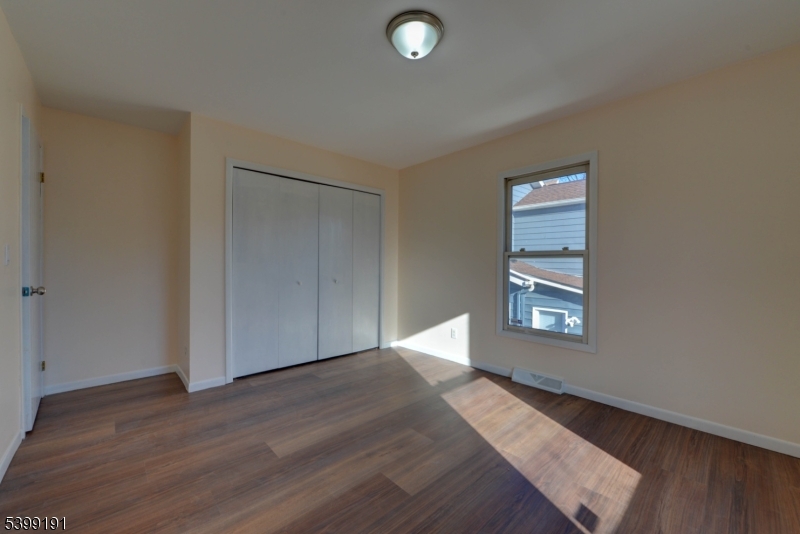 90 Dewey St