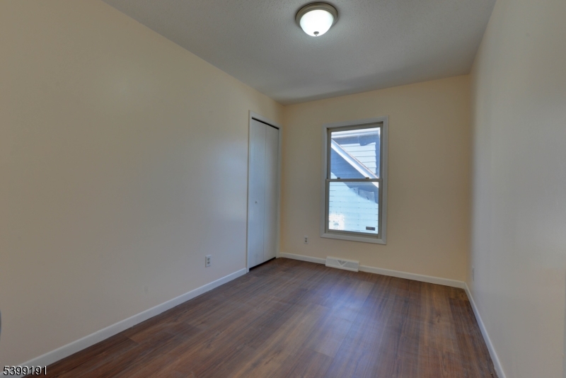 90 Dewey St