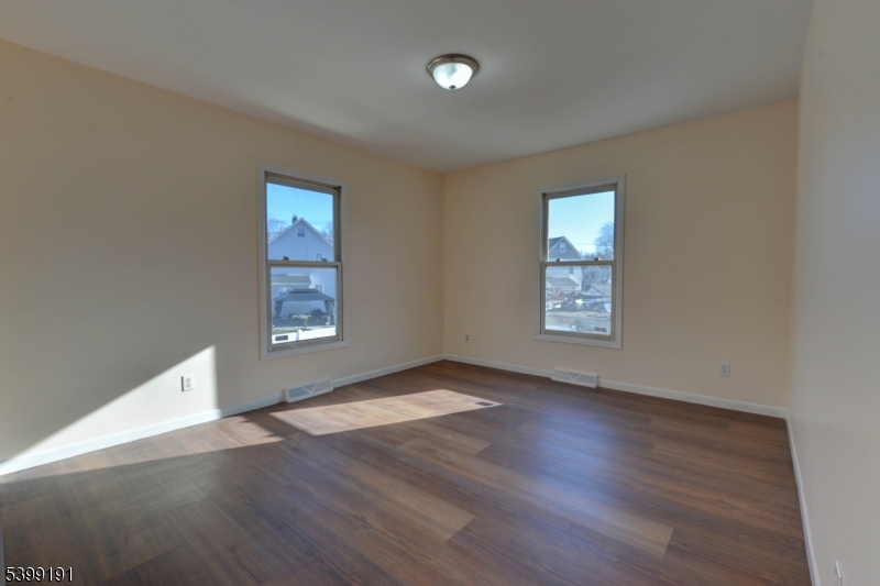 90 Dewey St