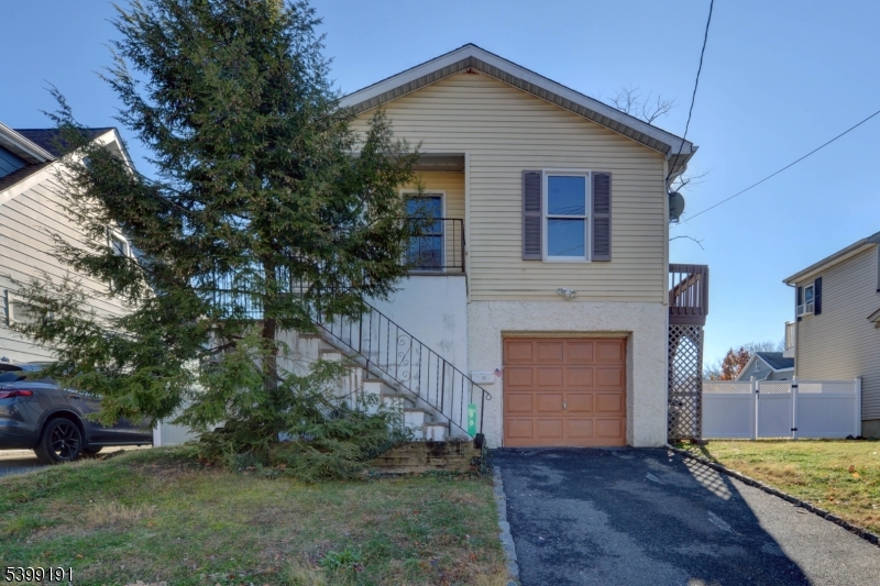 90 Dewey St