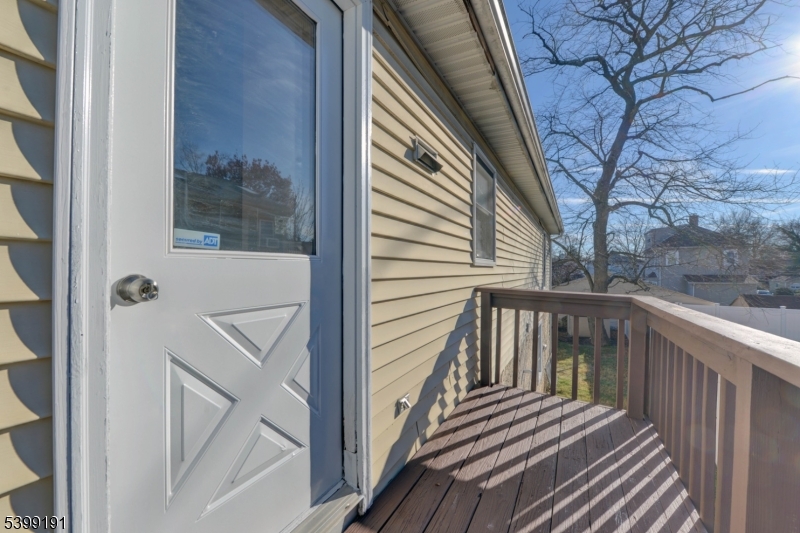 90 Dewey St