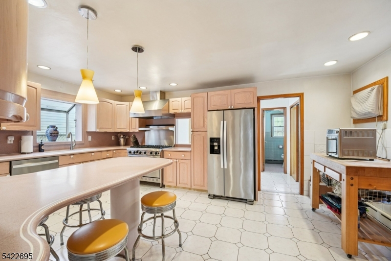 151 Arlington Blvd