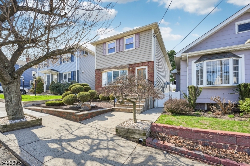 151 Arlington Blvd