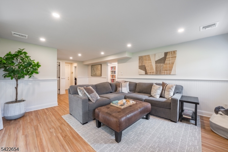209 Northfield Rd