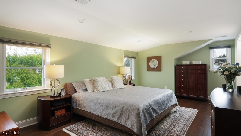 401 Poe Ave
