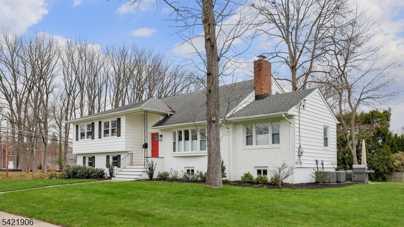 401 Poe Ave