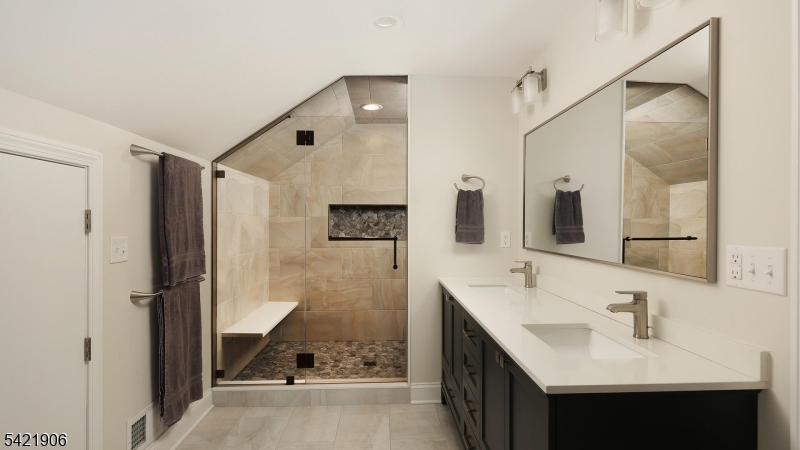 401 Poe Ave
