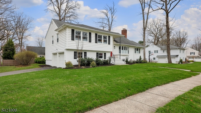 401 Poe Ave