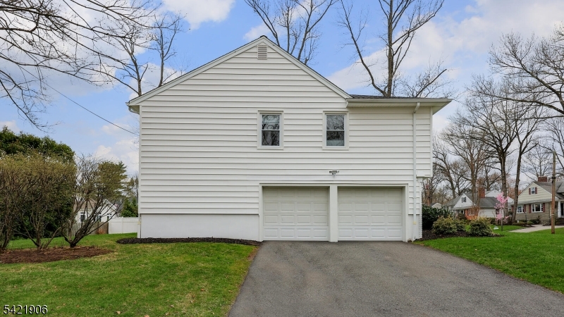 401 Poe Ave