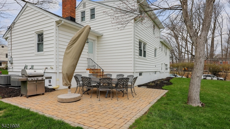 401 Poe Ave