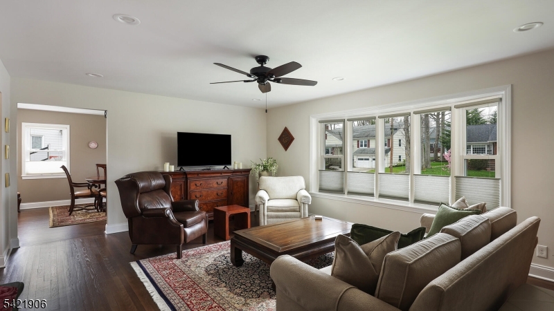 401 Poe Ave