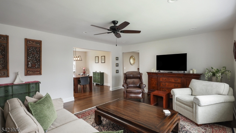 401 Poe Ave
